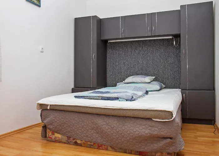 Azzurro By Interhome